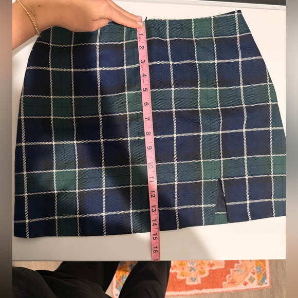 Plaid mini skirt size medium never worn - Picture 9 of 9